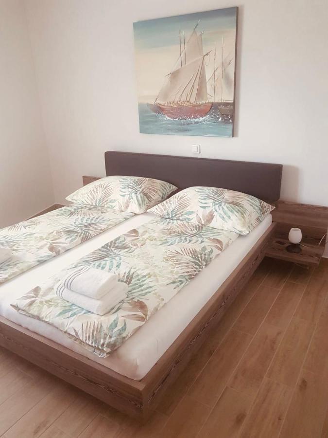Apartmani Tin Starigrad Paklenica Buitenkant foto