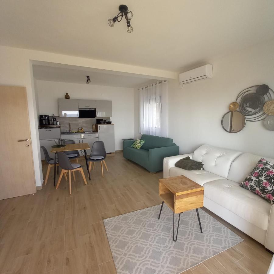 Apartmani Tin Starigrad Paklenica Buitenkant foto